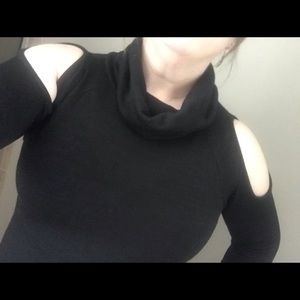 Apt. 9 Cold Shoulder turtle neck